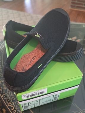 Cariuma Black Canvas Slip-On Sneakers with Cork Insole